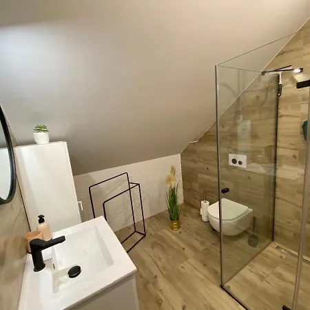 Apartmán Fiona2 Centrum700m Parking Bezplatny Monitorowany Salon Tv Sypialnia Tv Lazienka Kuchnia Rekuperacja