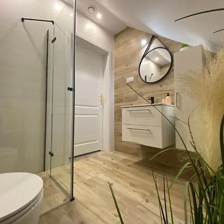 Fiona2 Centrum700m Parking Bezplatny Monitorowany Salon Tv Sypialnia Tv Lazienka Kuchnia Rekuperacja Karpacz